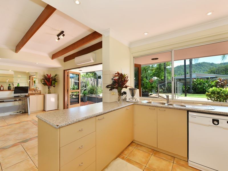 132 Russell Street, Edge Hill QLD 4870