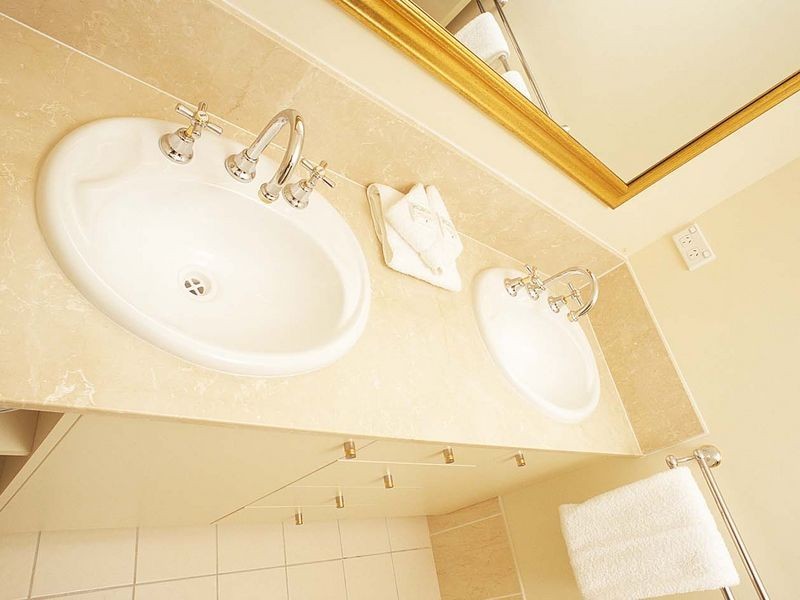 1726/2 Greenslopes Street, Cairns North QLD 4870