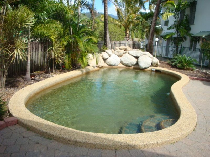 Manoora QLD 4870