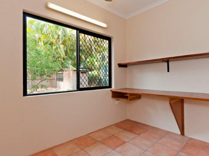 6 Carolyn Close, Yorkeys Knob QLD 4878