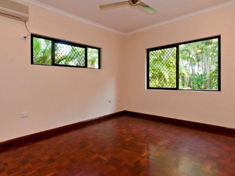 6 Carolyn Close, Yorkeys Knob QLD 4878