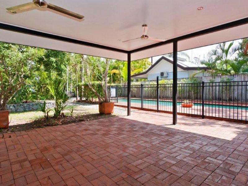 6 Carolyn Close, Yorkeys Knob QLD 4878