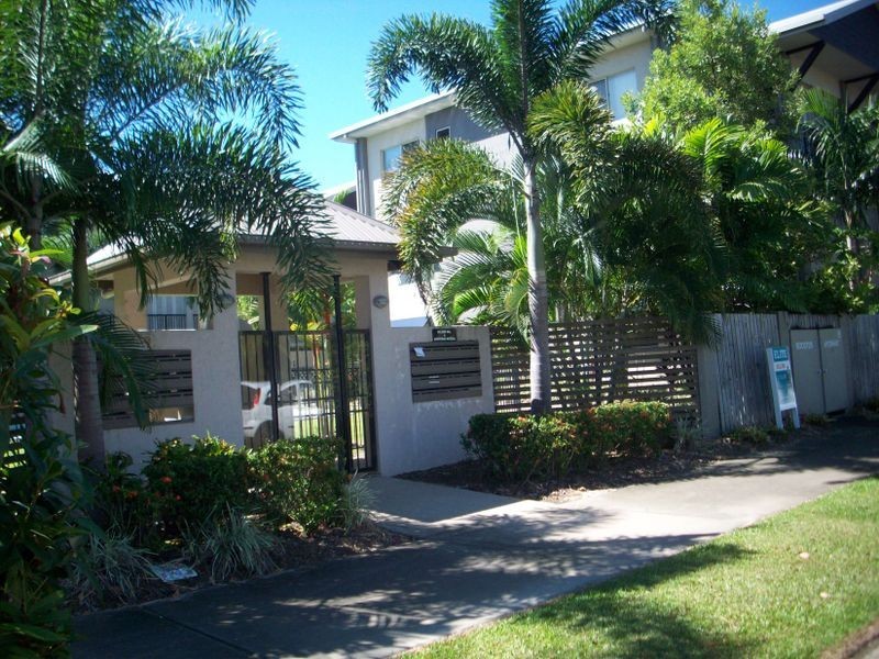 102/2-4 Centenary Close, Manoora QLD 4870