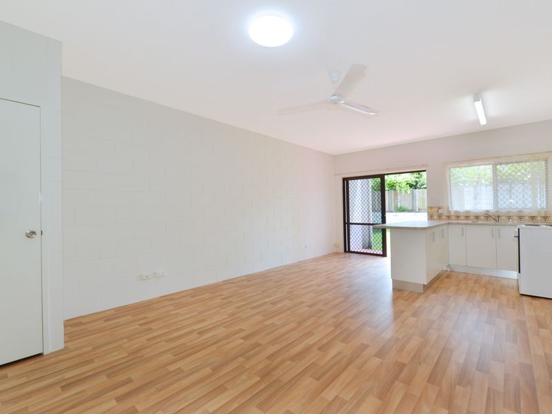 2/3 Crathern Close, Edge Hill QLD 4870
