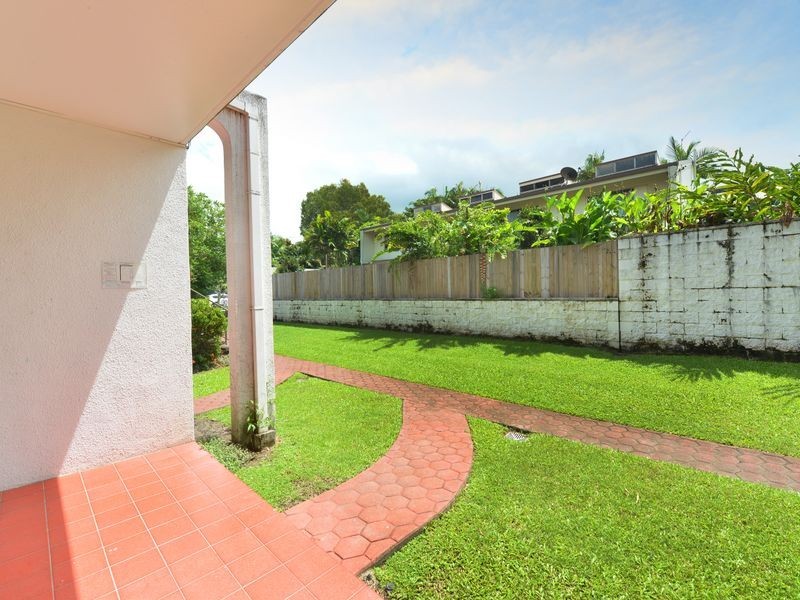 2/3 Crathern Close, Edge Hill QLD 4870