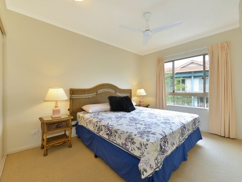 1759/2 Greenslopes Street, Cairns North QLD 4870