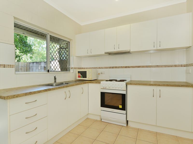 7/16 Robert Road, Bentley Park QLD 4869