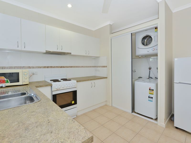 7/16 Robert Road, Bentley Park QLD 4869