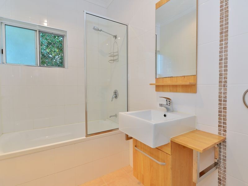 7/16 Robert Road, Bentley Park QLD 4869