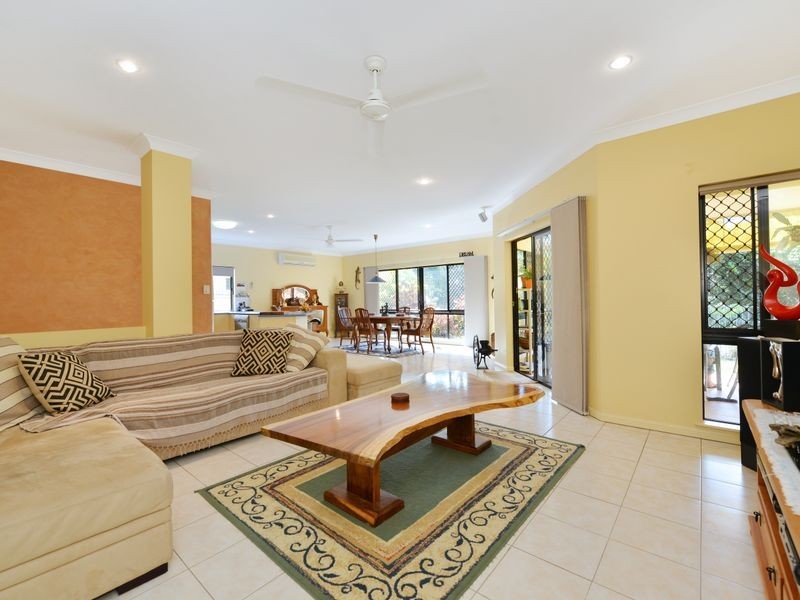 8 Chapel Close, Brinsmead QLD 4870