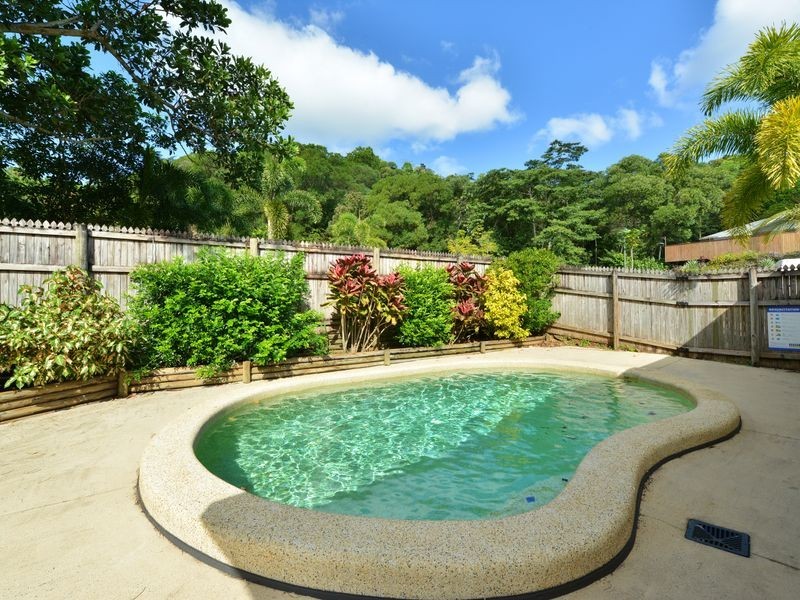 8 Chapel Close, Brinsmead QLD 4870