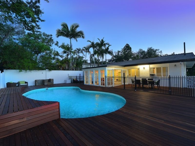 16 Walsh Street, Edge Hill QLD 4870