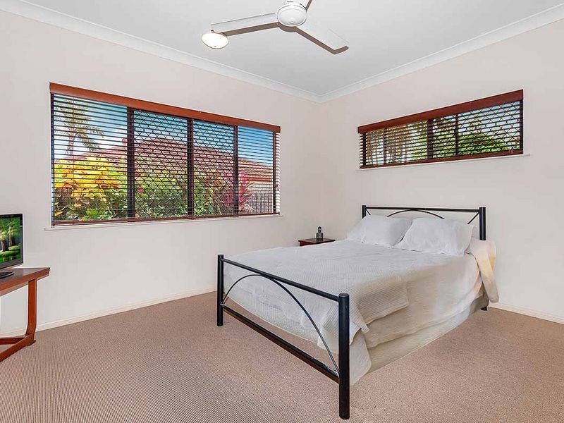 4/190 Irene Street, Mooroobool QLD 4870