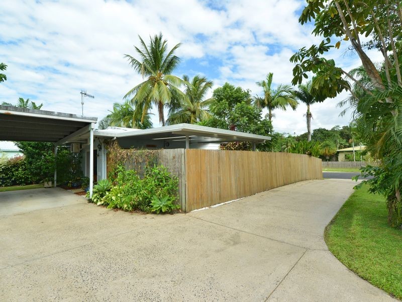1/3 Ireland Crescent, Whitfield QLD 4870