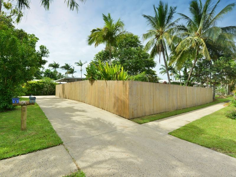 1/3 Ireland Crescent, Whitfield QLD 4870