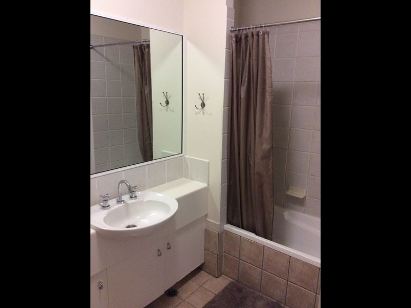 2/34 Lily Street, Cairns North QLD 4870