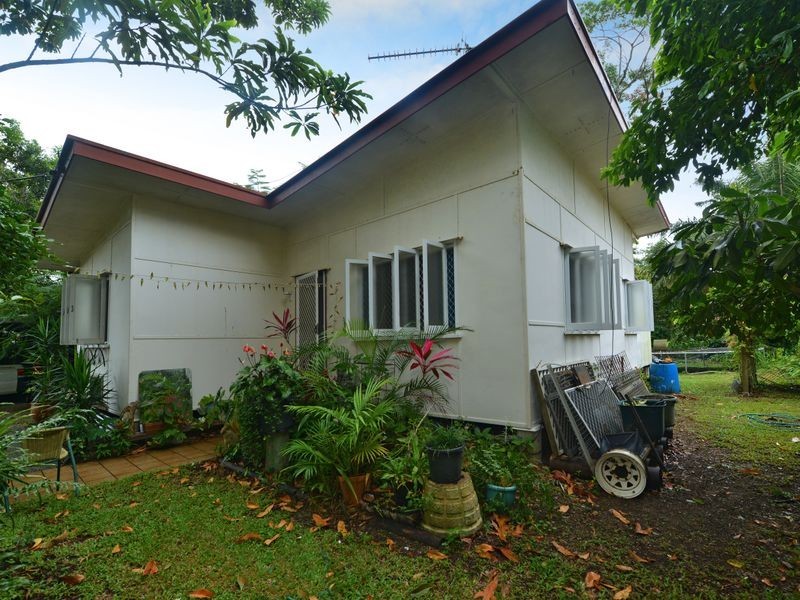 5 Law Street, Cairns North QLD 4870