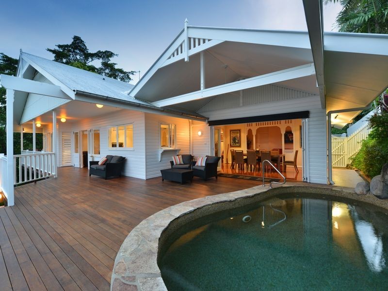 14 Atherton Street, Whitfield QLD 4870