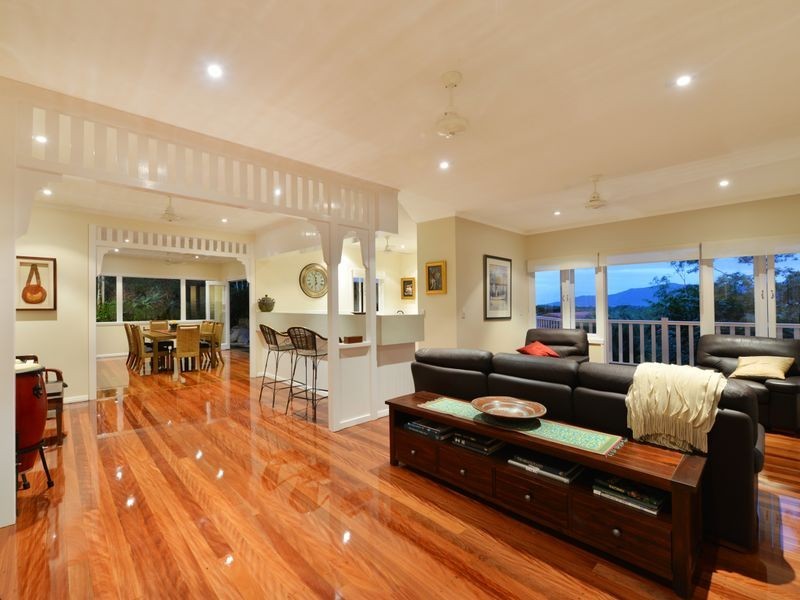 14 Atherton Street, Whitfield QLD 4870