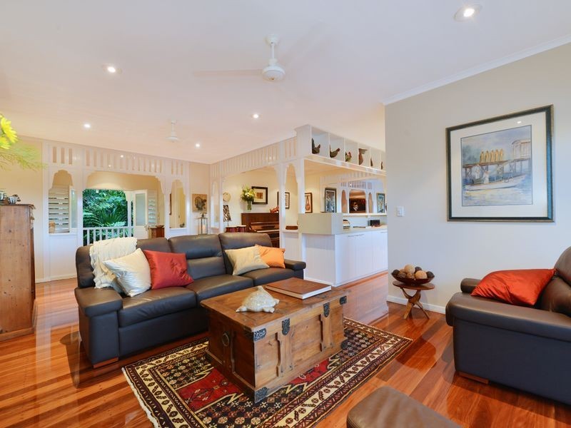 14 Atherton Street, Whitfield QLD 4870