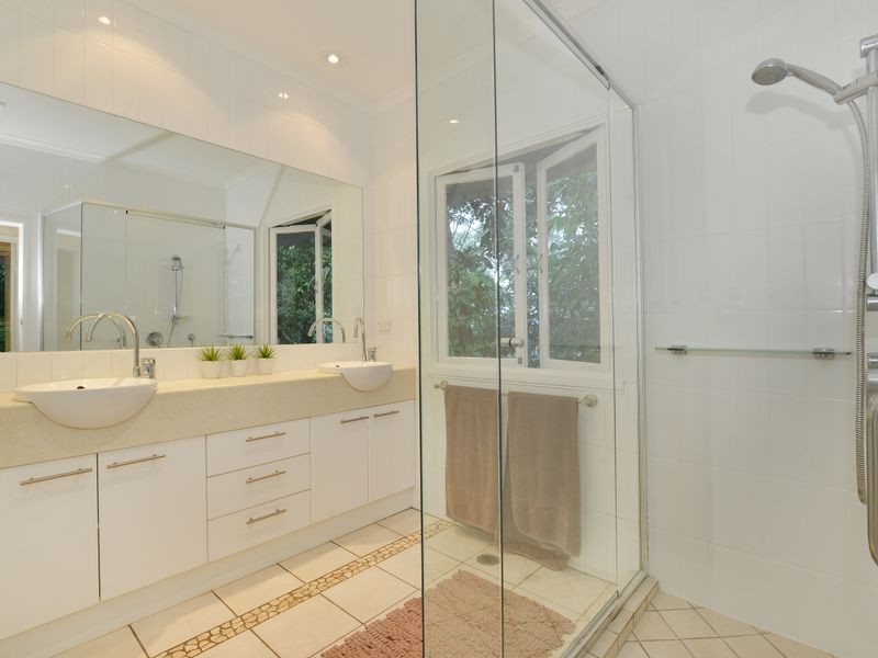 14 Atherton Street, Whitfield QLD 4870