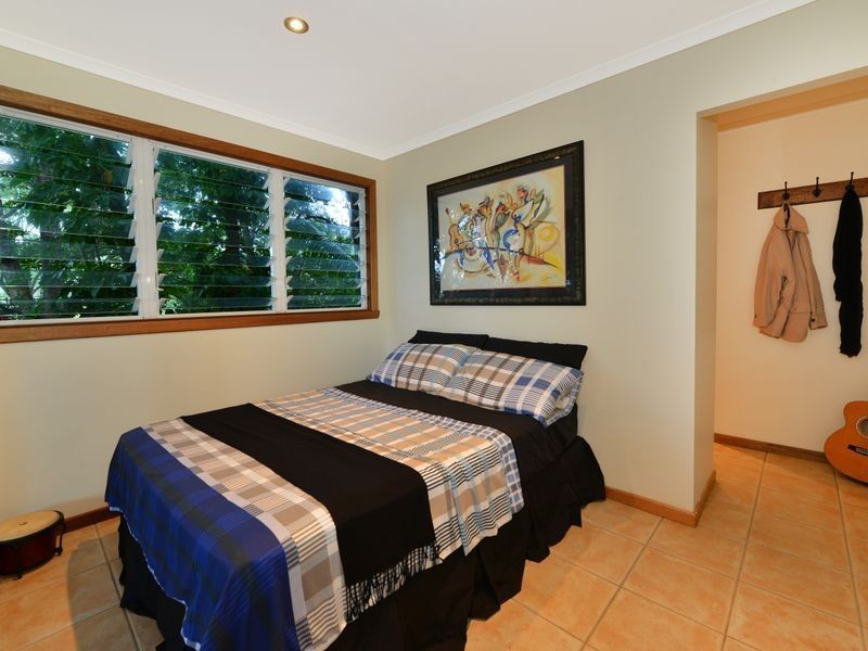 14 Atherton Street, Whitfield QLD 4870