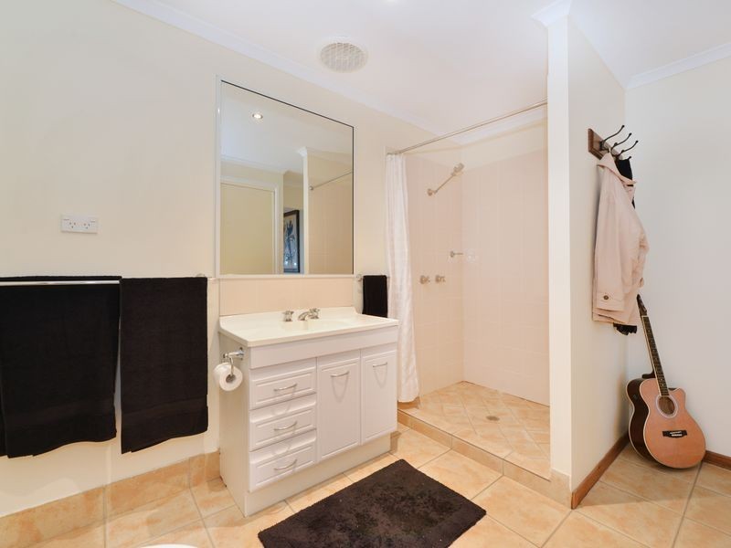 14 Atherton Street, Whitfield QLD 4870