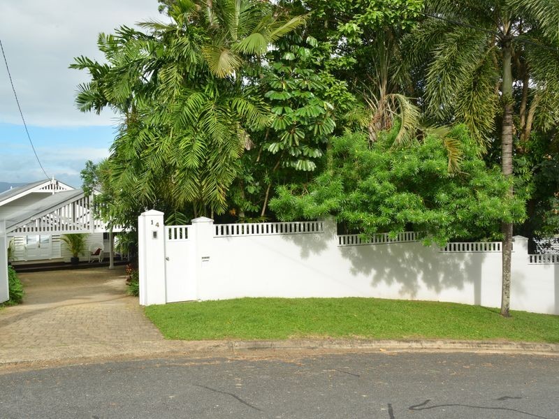 14 Atherton Street, Whitfield QLD 4870