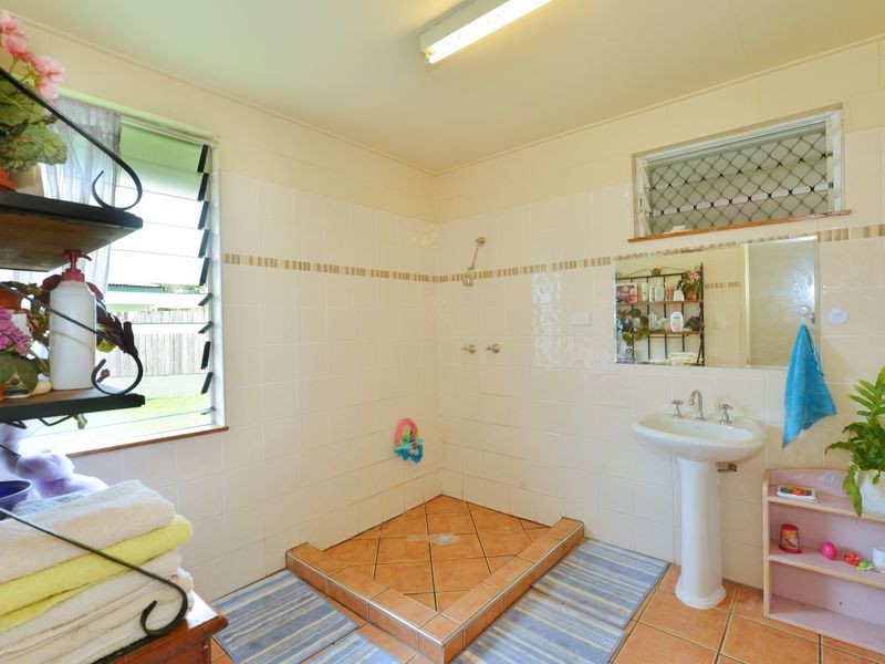 11 Wirrah Street, Bayview Heights QLD 4868