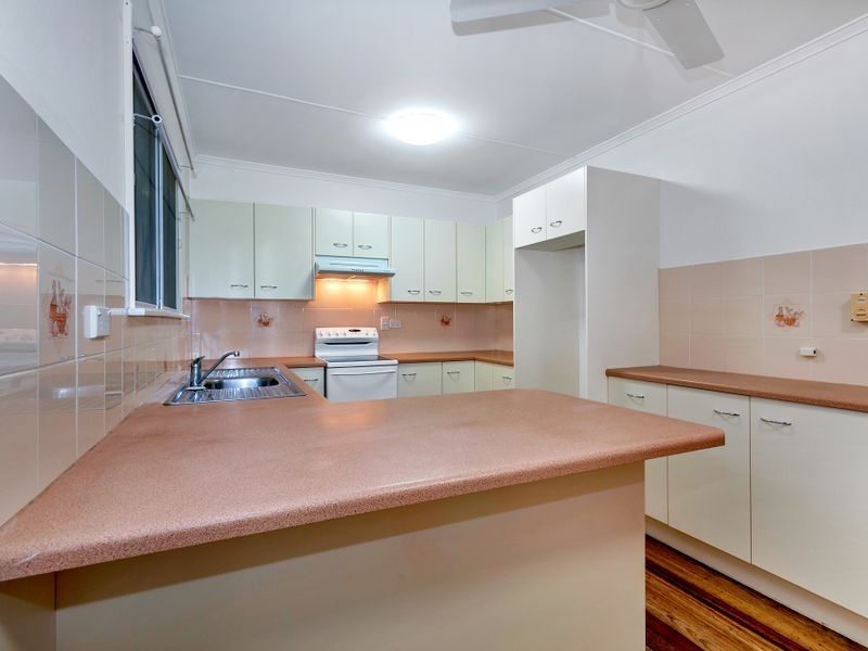 48 Upper Perkins Street, Manoora QLD 4870