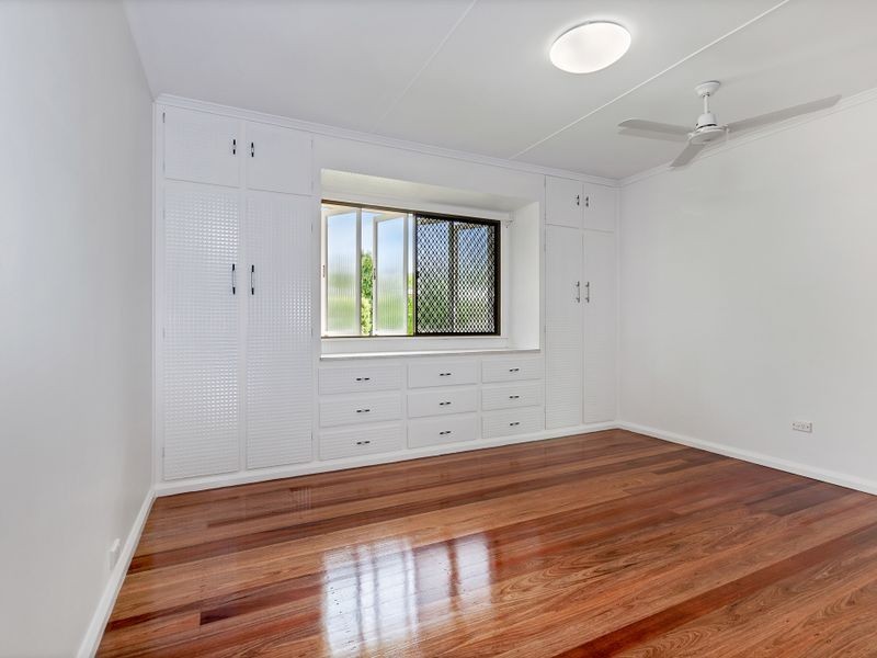 48 Upper Perkins Street, Manoora QLD 4870