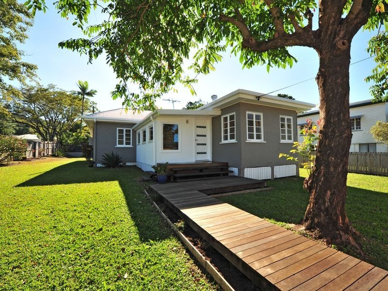 169 McManus Street, Whitfield QLD 4870