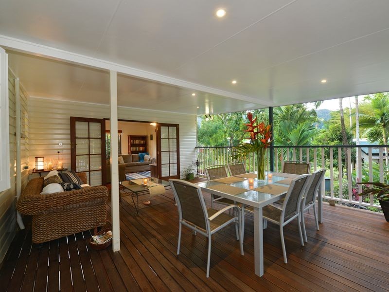 126 Upper Richardson Street, Whitfield QLD 4870