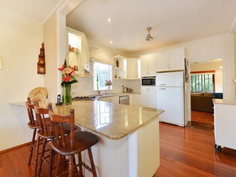 126 Upper Richardson Street, Whitfield QLD 4870