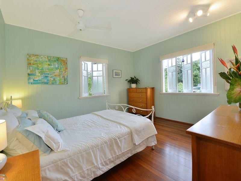 126 Upper Richardson Street, Whitfield QLD 4870