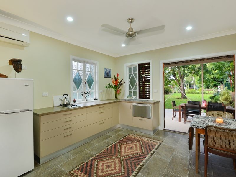 126 Upper Richardson Street, Whitfield QLD 4870