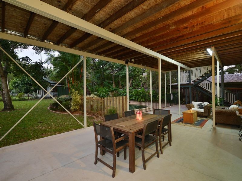 126 Upper Richardson Street, Whitfield QLD 4870