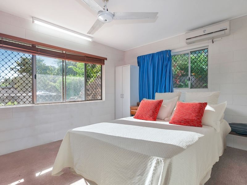 10 Walnut Close, Manoora QLD 4870