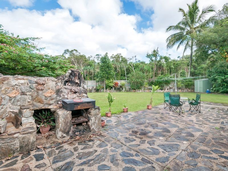 10 Walnut Close, Manoora QLD 4870