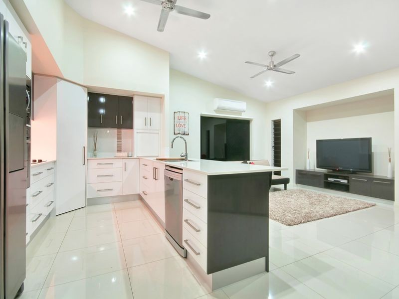 5 Nilla Close, Manoora QLD 4870