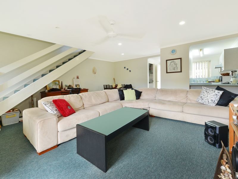 2/11 Maytown Close, Manoora QLD 4870