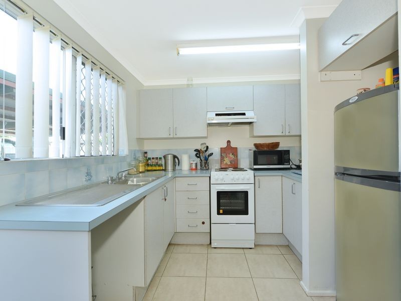 2/11 Maytown Close, Manoora QLD 4870