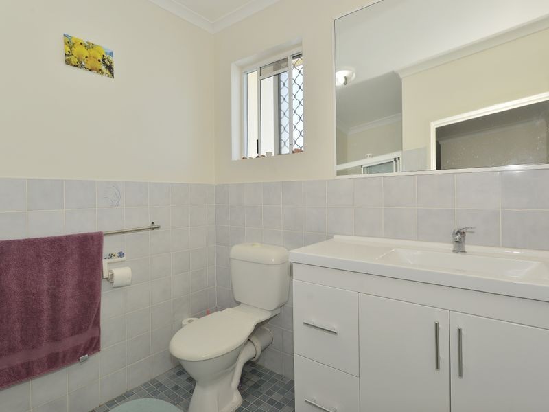 2/11 Maytown Close, Manoora QLD 4870