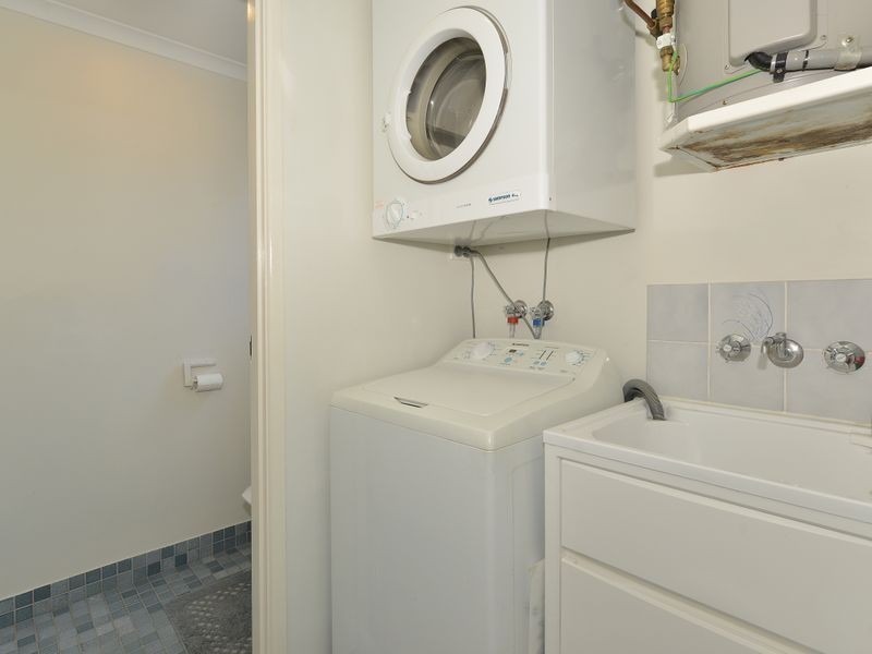 2/11 Maytown Close, Manoora QLD 4870