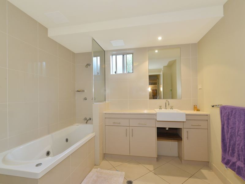 1512/2 Greenslopes Street, Cairns North QLD 4870