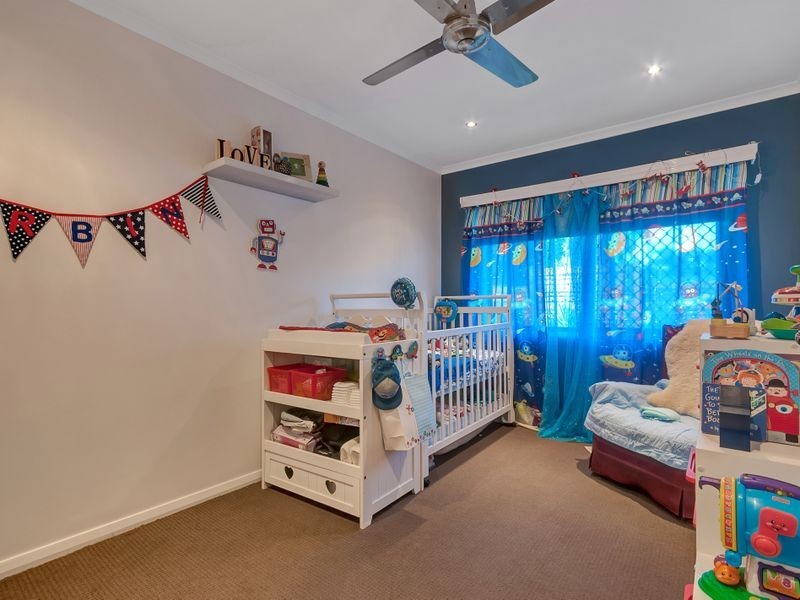 41 Oak Street, Holloways Beach QLD 4878