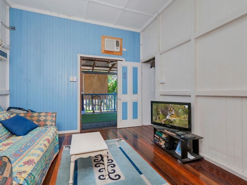 5 Mitchell Street, Machans Beach QLD 4878