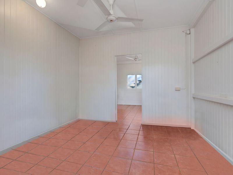 5 Mitchell Street, Machans Beach QLD 4878