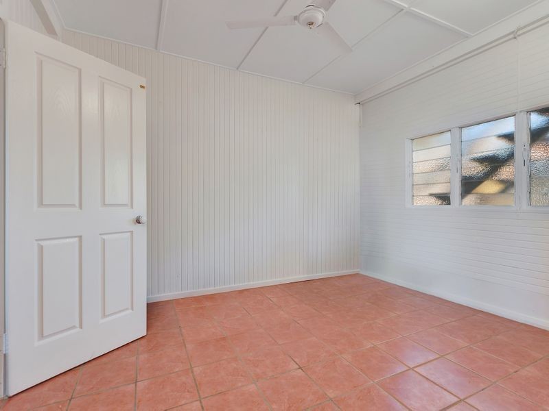 5 Mitchell Street, Machans Beach QLD 4878