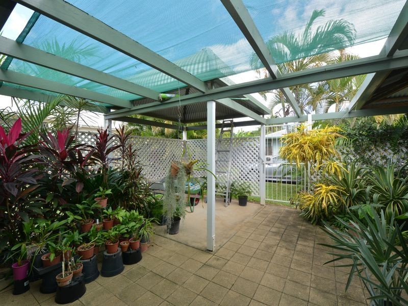8 60 Swallow Street, Mooroobool QLD 4870